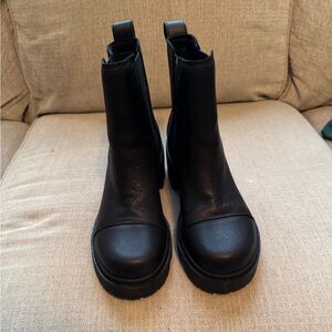 Sorel Black Lug Sole Boots